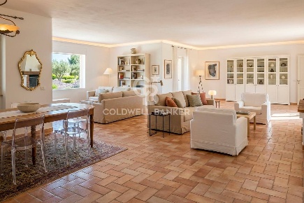 Foto Villa unifamiliare in Località Servelli, Caprarola di 450 m²