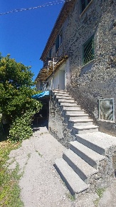 Foto Case semi ndipendenti a Pofi di 70 m² con 4 locali in vendita