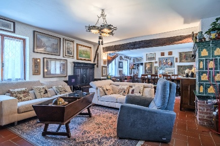 Foto Villa unifamiliare in Frazione Casa del Moro 6, Castana di 232 m²