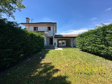 Foto Case semi ndipendenti in Via Casali Vecchi, Codroipo Biauzzo di 221 m²