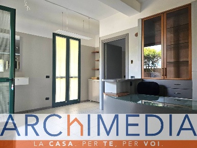 Foto Ufficio in Viale John Fitzgerald Kennedy, Malnate Centro di 73 m²