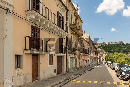 Foto Casa indipendente in VIA DEL MERCATO 80, Ragusa Ibla di 220 m²