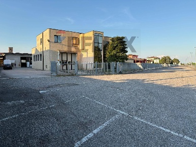 Foto Capannone industriale in via martin luther king 714, Salizzole Centro