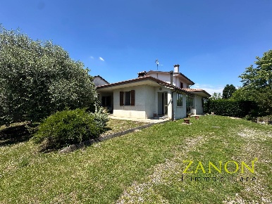 Foto Case semi ndipendenti in Via Casali Vecchi, Codroipo Biauzzo di 100 m²