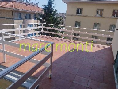 Foto Appartamento in via de mari, Savona Centro Storico di 250 m²