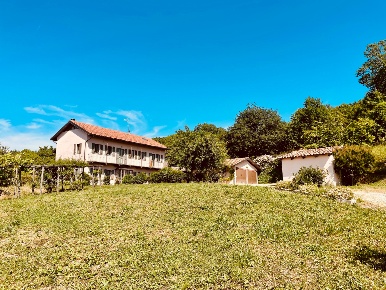Foto Casale in Borgata Sant'Antonio 34, Somano di 238 m² con 9 locali