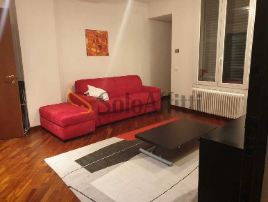Foto Appartamento in Via San Pietro 35, Modena Viali di 70 m² con 4 locali