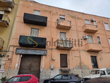 Foto Posti auto in Via Nino Bixio, Reggio di Calabria Centro Storico