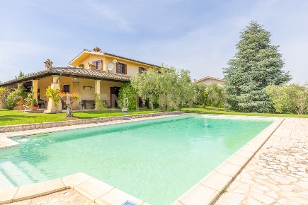 Foto Villa unifamiliare in Via di Battiferro 43, Formello Centro di 340 m²