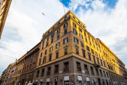 Foto Appartamento in Via Cairoli, Roma Esquilino di 112 m² con 3 locali