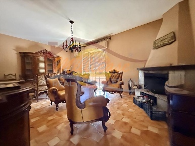 Foto Villa unifamiliare in Viale Edoardo Garrone, Siracusa di 151 m²