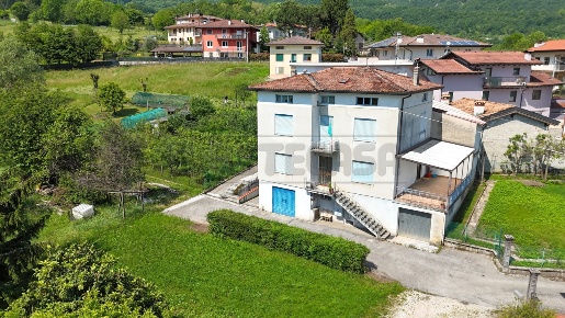 Foto Appartamento a Valdagno di 138 m² con 6 locali in vendita