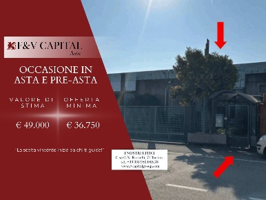 Foto Locale commerciale in Via Carpi, Rondissone di 649 m² con 1 locali