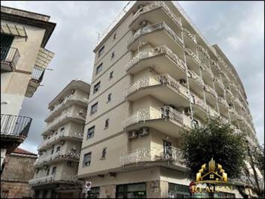 Foto Appartamento in Via Riscatto, Frattamaggiore di 120 m² con 6 locali