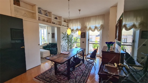 Foto Attico in Via Edolo, Milano Cascina dei Pomi di 220 m² con 6 locali