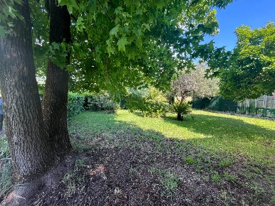 Foto Casa indipendente a Capannori Lammari - Lunata di 260 m² con 8 locali