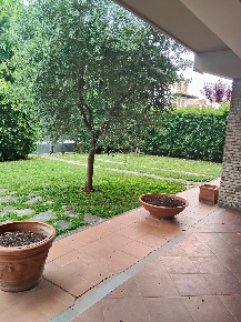 Foto Villa bifamiliare a Pisa Porta a Lucca di 100 m² con 5 locali
