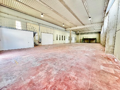 Foto Capannone industriale a Casciana Terme Lari di 660 m² con 1 locali