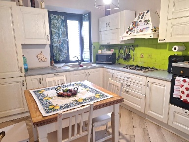 Foto Casa indipendente a Capannori Centro di 125 m² con 6 locali in vendita