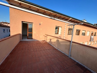 Foto Appartamento a Cecina Cecina Centro di 100 m² con 4 locali in vendita