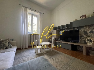Foto Casa indipendente a Collesalvetti Guasticce di 215 m² con 11 locali