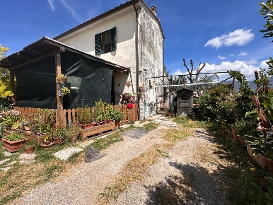Foto Case semi ndipendenti a Cascina Navacchio Nord - Zambra di 110 m²