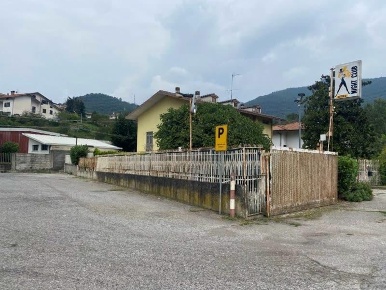 Foto Appartamento a Trescore Balneario Centro di 123 m² con 7 locali