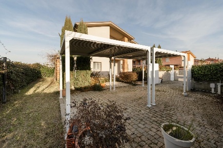 Foto Villa a schiera a Pontedera Gello, Pardossi di 150 m² con 6 locali