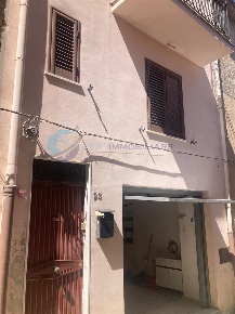 Foto Casa indipendente in Via Napoli 23, Lercara Friddi di 110 m²