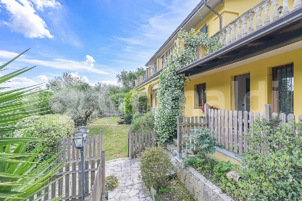 Foto Villa singola in ombreseda, Vezzano Ligure Centro di 255 m² in vendita