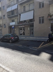 Foto Negozio in Via Olevano 0, Battipaglia Centro di 130 m² in affitto