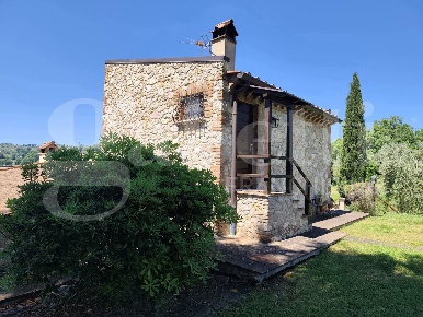Foto Villa singola in Strada di Scendone snc, Amelia di 189 m² con 8 locali