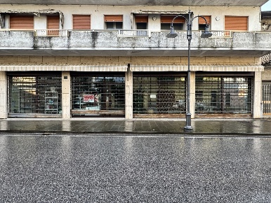 Foto Negozio in Via MATTEOTTI 1, Pojana Maggiore Poiana Maggiore di 250 m²