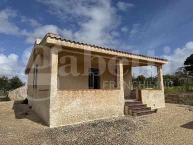 Foto Villa unifamiliare in Via Delle fiamme gialle, Ispica Centro di 58 m²