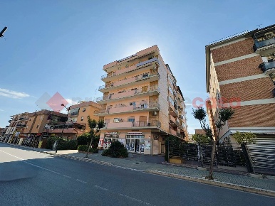 Foto Appartamento in Via VERDI 25, Aprilia Centro di 110 m² con 4 locali