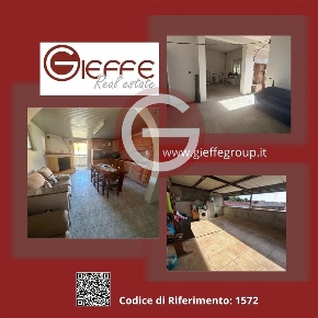 Foto Appartamento a Cinquefrondi di 200 m² con 10 locali in vendita