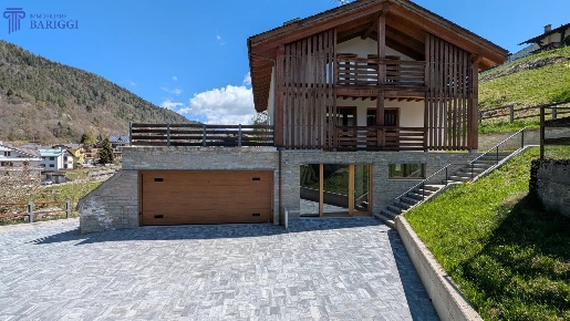Foto Villa bifamiliare in Via Italia 65, Aprica con 5 locali in vendita
