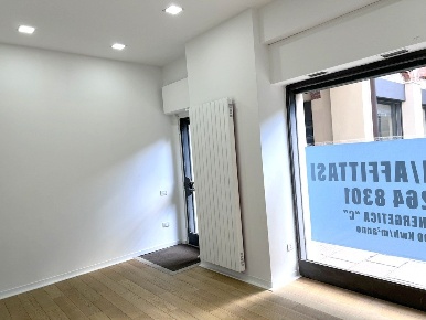 Foto Negozio a Seregno di 55 m² con 1 locali in affitto