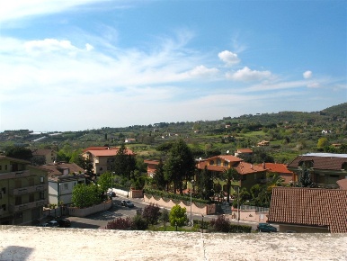 Foto Attico in Via antonio gramsci, Lanuvio Centro di 95 m² con 4 locali