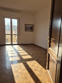 Foto Appartamento in Via Giordano, Cremona Centro di 95 m² con 3 locali