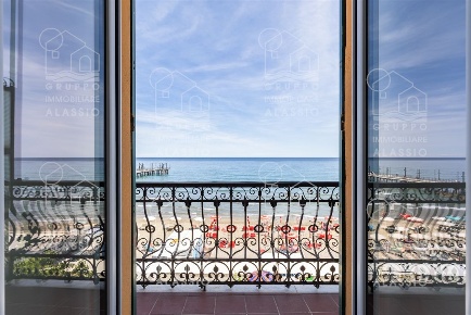 Foto Appartamento in Passeggiata Dino Grollero, Alassio Centro di 140 m²