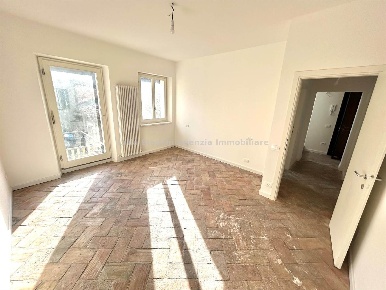 Foto Appartamento in VIA MAZZA, Pesaro Centro Storico di 115 m² in vendita
