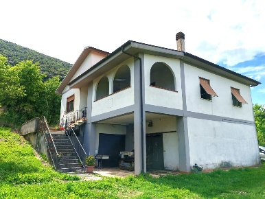 Foto Villa unifamiliare in Via Carpinetana Ovest, Segni di 260 m²