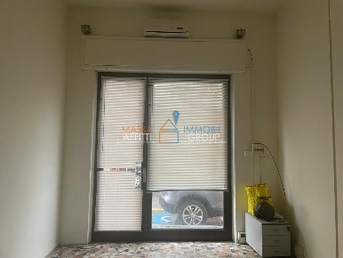 Foto Locale commerciale in Via Antonio Pacinotti 22, Massa Centro di 25 m²