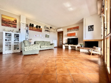 Foto Attico in Via Giovanni da Verrazzano 64, Pontedera Oltrera di 125 m²