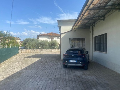 Foto Capannone industriale in VIA masaccio, Quarrata Centro di 380 m²