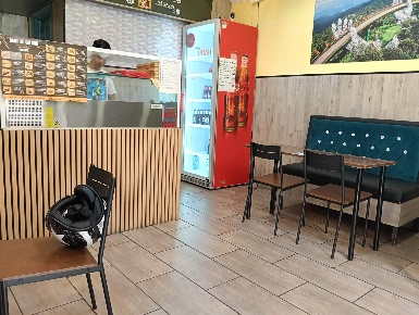 Foto Attività commerciale a Modena Centro Storico di 60 m² con 2 locali