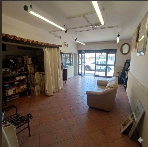 Foto Locale commerciale in via pietro micca 7, Gravina di Catania di 162 m²