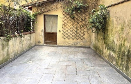 Foto Appartamento a Firenze Campo di Marte di 82 m² con 5 locali in vendita