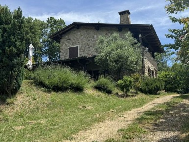 Foto Rustico a Grizzana Morandi Stanco Di Sopra di 176 m² con 5 locali